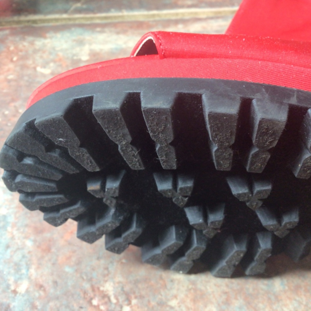 Red platform heels - Picture 8 of 10